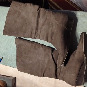 Slouch style boots